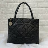 復刻トート　黒（ブランドバッグ）の商品画像 - 査定依頼日：2026年8月12日 - 最高査定価格：100,000円