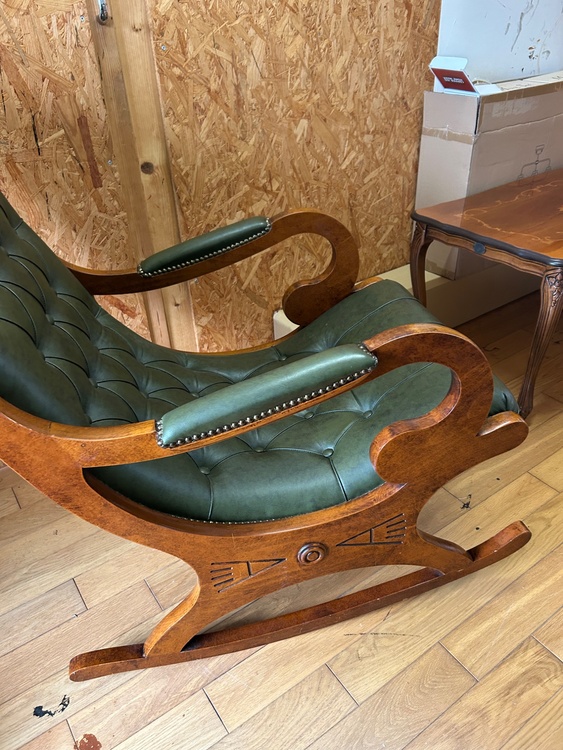 ヴェローナクラシック  イタリア製　ロッキングチェア（家具・寝具）の商品画像 - 査定依頼日：2026年3月17日 - 最高査定価格：12,000円