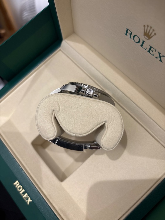 ロレックス GMTマスター 126710BLN（高級時計）の商品画像 - 査定依頼日：2025年6月19日 - 最高査定価格：2,370,000円