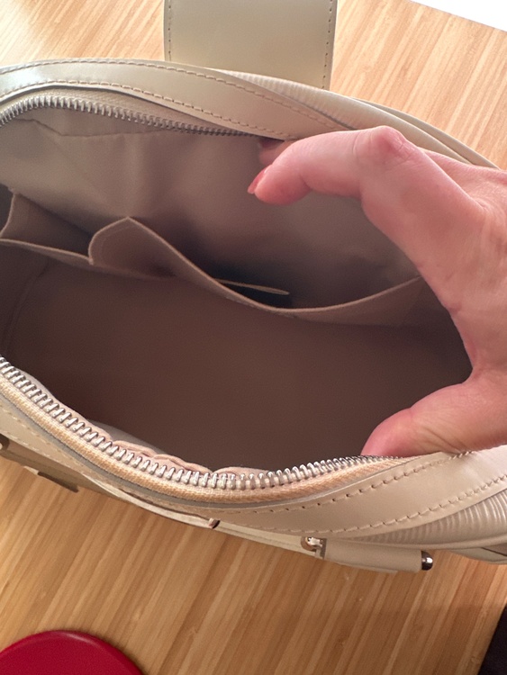 ルイヴィトン エピ （ブランドバッグ）の商品画像 - 査定依頼日：2026年1月13日 - 最高査定価格：45,000円