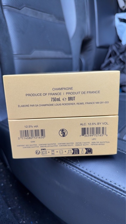 シャンパン ルイ・ロデレール （お酒）の商品画像 - 査定依頼日：2026年3月27日 - 最高査定価格：33,000円