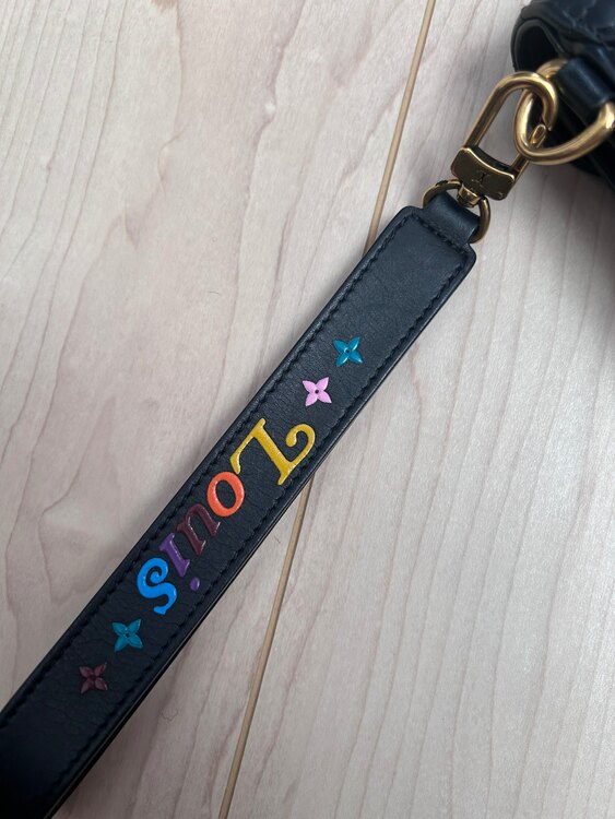 長財布（ブランド財布・小物）の商品画像 - 査定依頼日：2025年4月22日 - 最高査定価格：32,000円