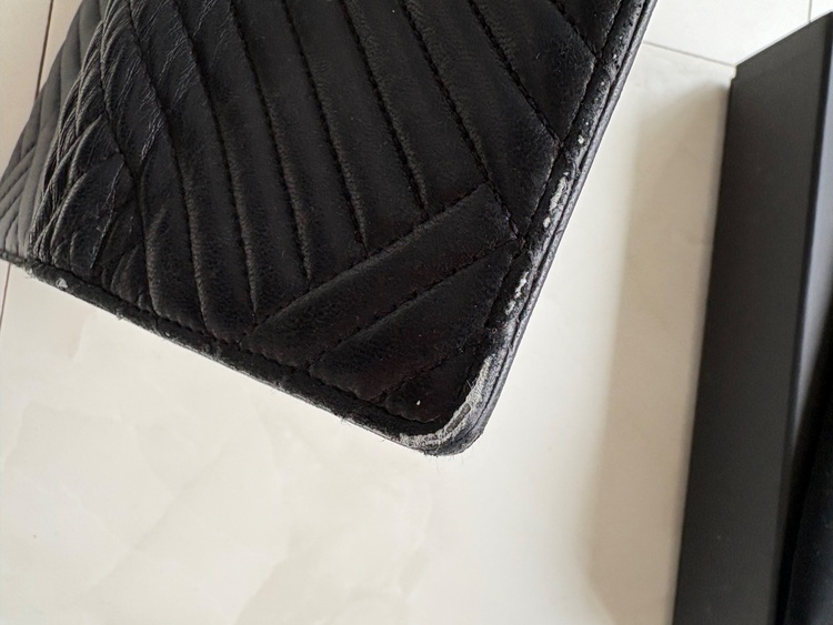 L GUSSET  FLAP WALLET（ブランド財布・小物）の商品画像 - 査定依頼日：2026年3月26日 - 最高査定価格：15,000円