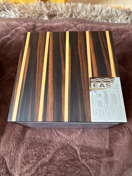 ロジェ・デュブイ イージーダイバー ＳＥ4（高級時計）の商品画像 - 査定依頼日：2026年4月3日 - 最高査定価格：100,000円