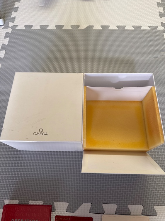 オメガ スピードマスター 3513500（高級時計）の商品画像 - 査定依頼日：2025年6月22日 - 最高査定価格：235,000円