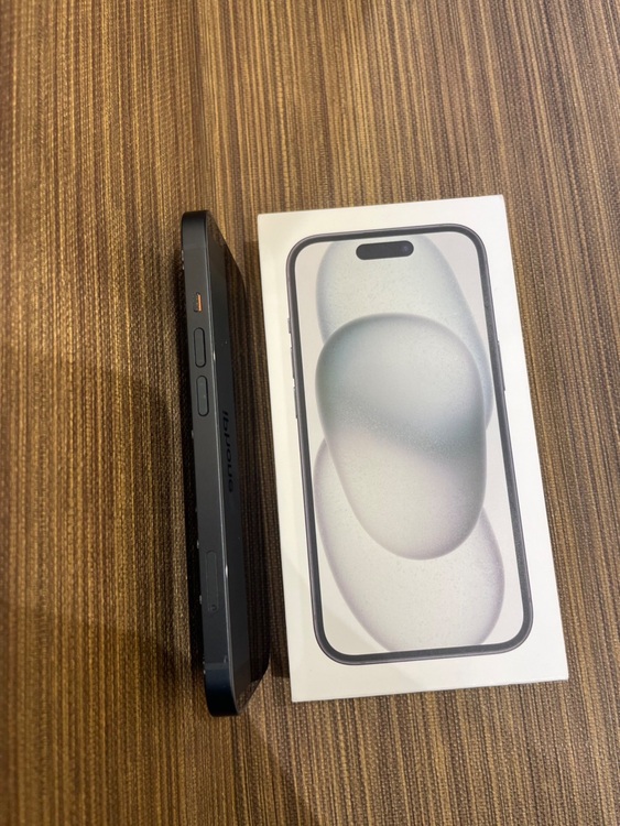 iPhone 13 128GB docomo（スマホ）の商品画像 - 査定依頼日：2025年10月8日 - 最高査定価格：30,000円