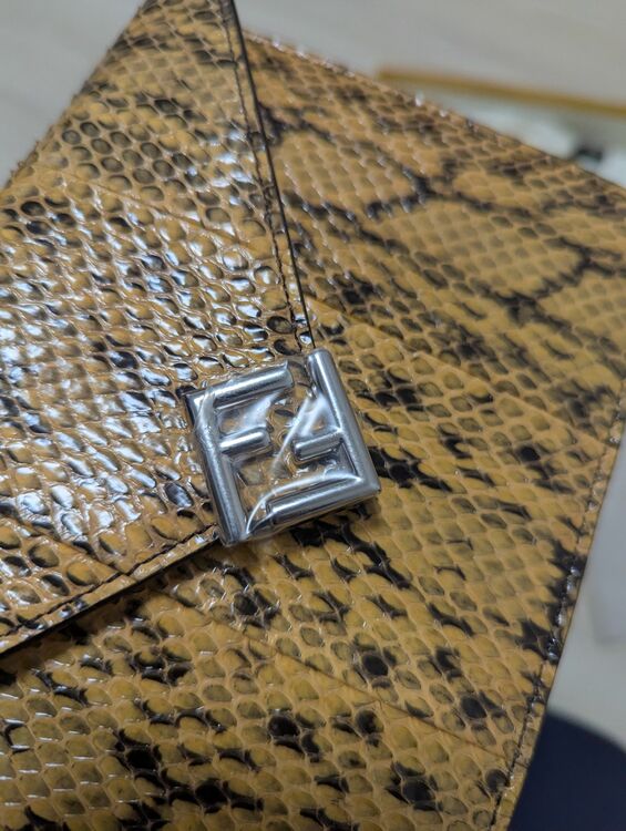 クラッチバッグ（ブランドバッグ）の商品画像 - 査定依頼日：2025年9月13日 - 最高査定価格：30,000円