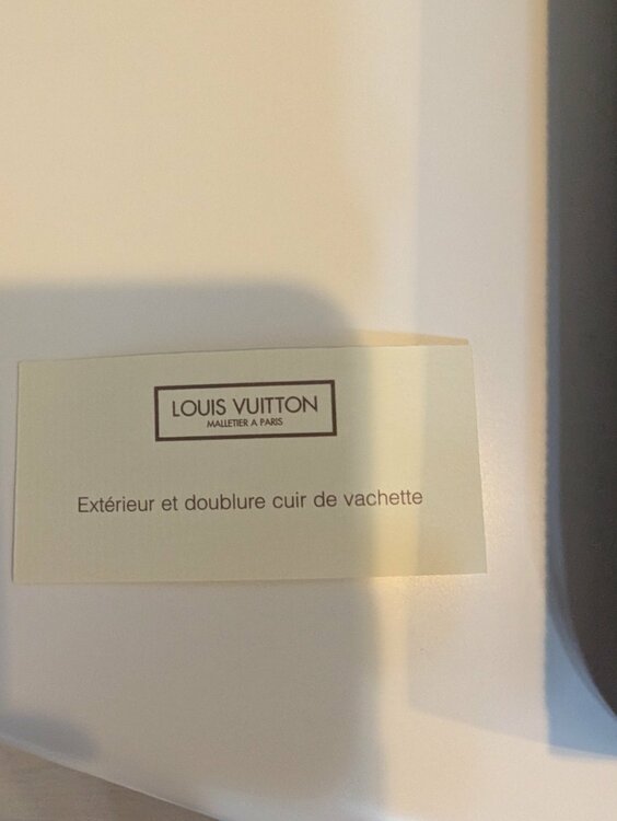 ルイヴィトン エピ （ブランドバッグ）の商品画像 - 査定依頼日：2026年3月23日 - 最高査定価格：15,000円