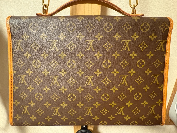 LOUIS VUITTON ビバリー　ハンドバッグ ストラップ付き　M51120（ブランドバッグ）の商品画像 - 査定依頼日：2026年2月4日 - 最高査定価格：45,000円