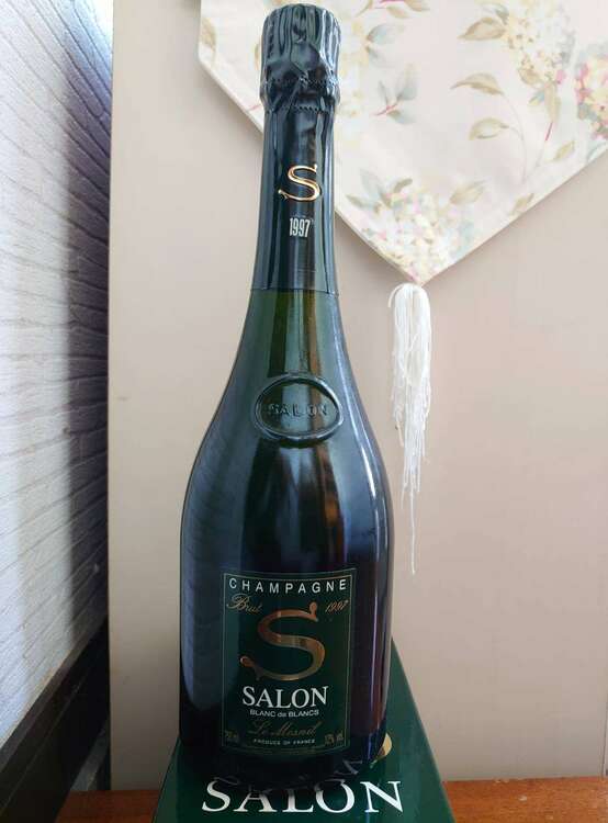シャンパン サロン （お酒）の商品画像 - 査定依頼日：2025年4月18日 - 最高査定価格：115,000円