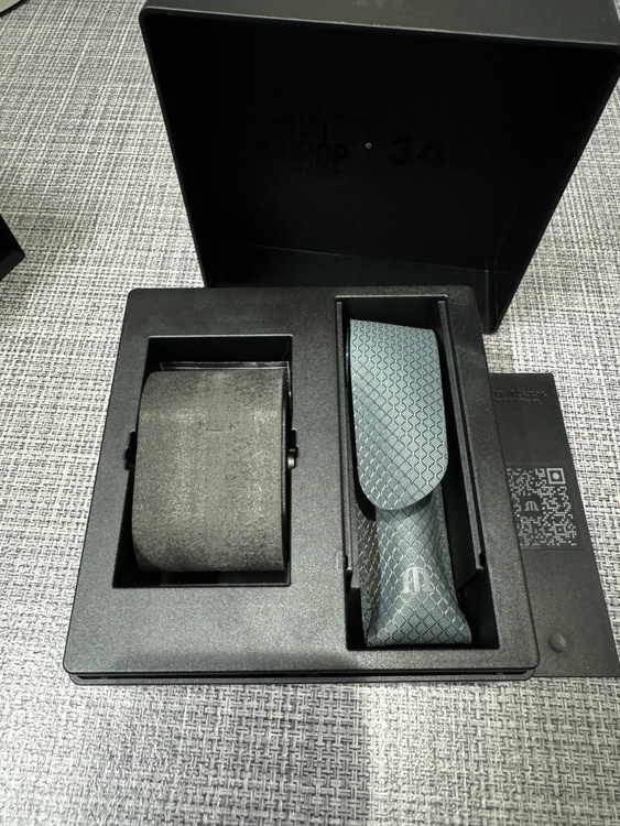 その他 その他 モーリスラクロア　Aikon Automatic 42mm Summer Edition  AI6008-SS00F-431-C（高級時計）の商品画像 - 査定依頼日：2026年3月11日 - 最高査定価格：200,000円