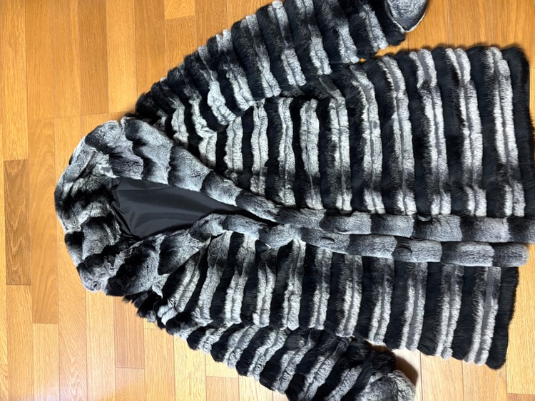 チンチラ風　ラビットファー　リバーシブルコート（古着・ファッション）の商品画像 - 査定依頼日：2025年11月4日 - 最高査定価格：20,000円