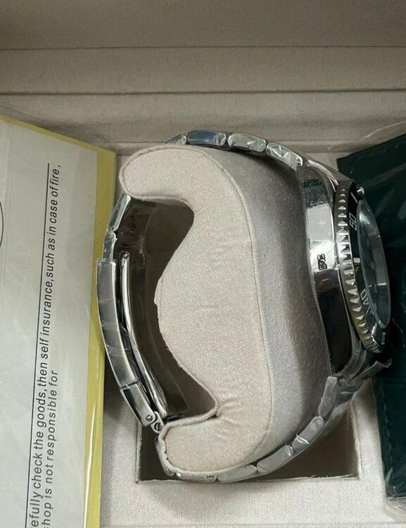 ROLEX Submariner 自動巻き 腕時計（高級時計）の商品画像 - 査定依頼日：2025年3月4日 - 最高査定価格：1,800,000円