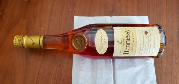 ヘネシーVSOP（お酒）の商品画像 - 査定依頼日：2024年12月21日 - 最高査定価格：4,000円