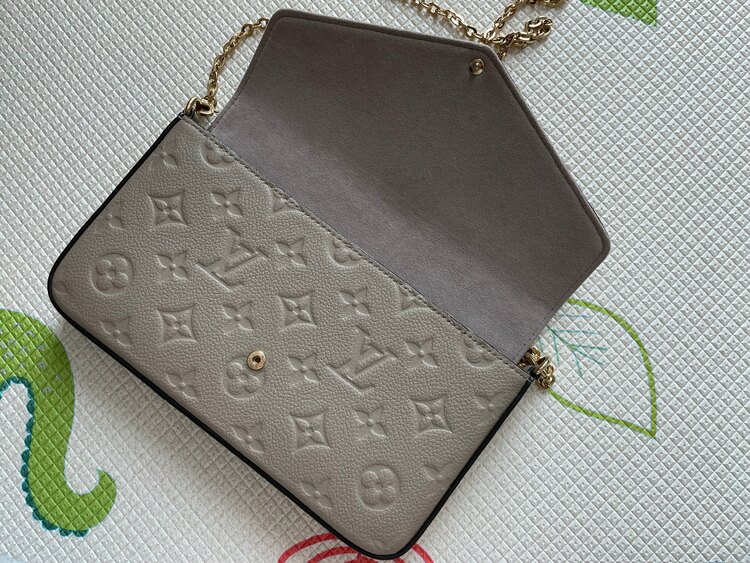 ポシェットフェリシー（ブランドバッグ）の商品画像 - 査定依頼日：2025年3月9日 - 最高査定価格：170,000円