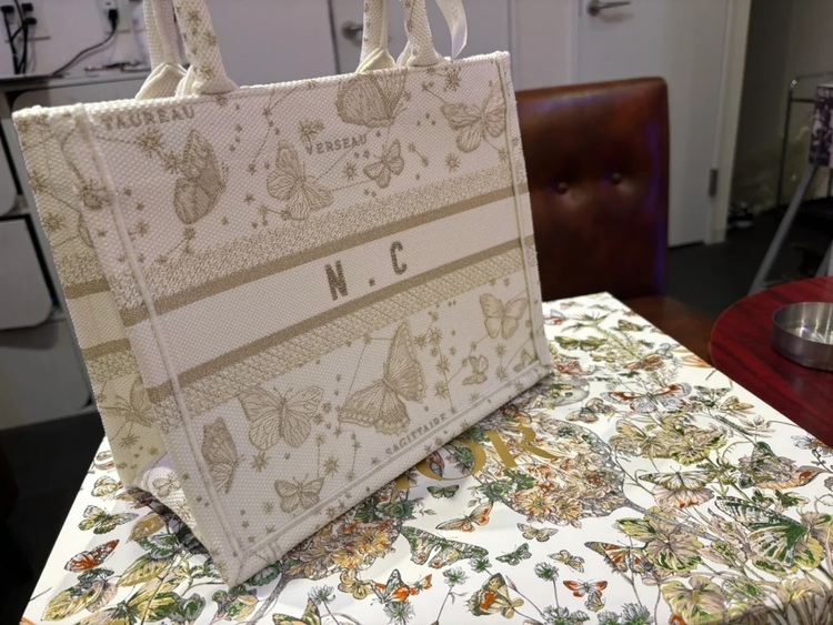 ブックトート（ブランドバッグ）の商品画像 - 査定依頼日：2025年7月14日 - 最高査定価格：200,000円