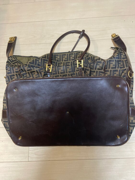 フェンディ  （ブランドバッグ）の商品画像 - 査定依頼日：2025年1月14日 - 最高査定価格：23,000円