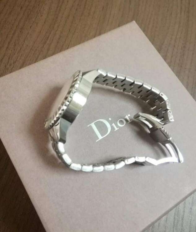 ChristianDior　クリスタル　ダイヤモンドベゼル　クロノグラフ　腕時計（高級時計）の商品画像 - 査定依頼日：2025年5月31日 - 最高査定価格：70,000円