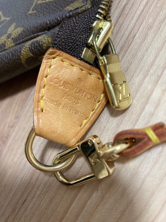 アクセサリーポーチ（ブランドバッグ）の商品画像 - 査定依頼日：2022年9月28日 - 最高査定価格：30,000円