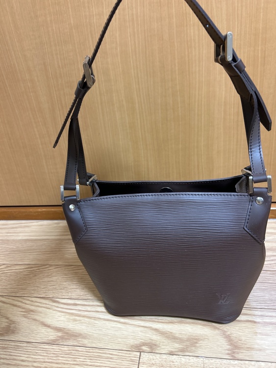 ルイヴィトン エピ （ブランドバッグ）の商品画像 - 査定依頼日：2026年4月17日 - 最高査定価格：65,000円