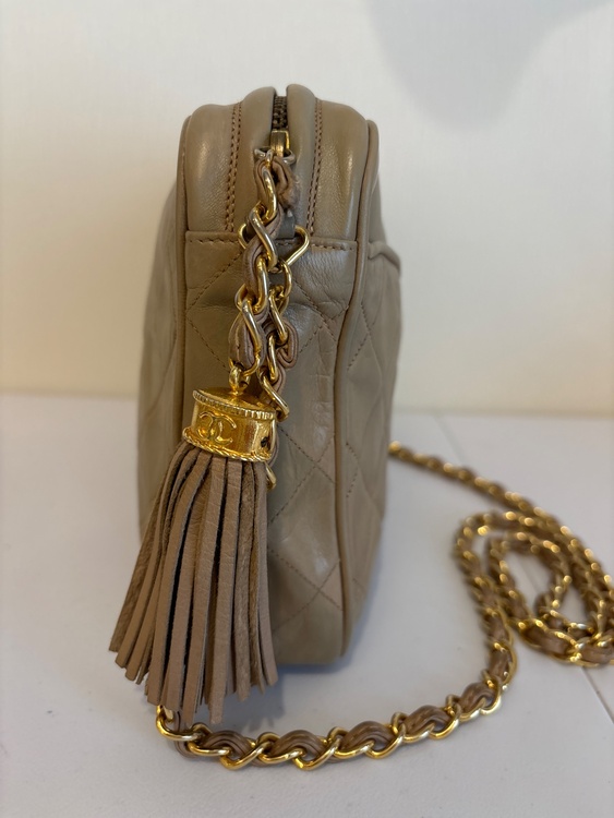 CHANEL タッセル付きチェーンショルダーバック（ブランドバッグ）の商品画像 - 査定依頼日：2026年3月16日 - 最高査定価格：110,000円