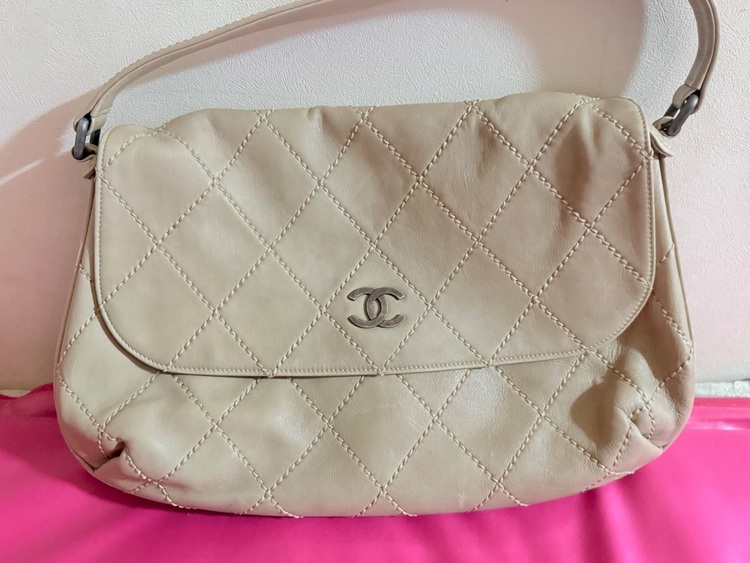 CHANELマトラッセベージュショルダーバッグ（ブランドバッグ）の商品画像 - 査定依頼日：2025年8月25日 - 最高査定価格：80,000円