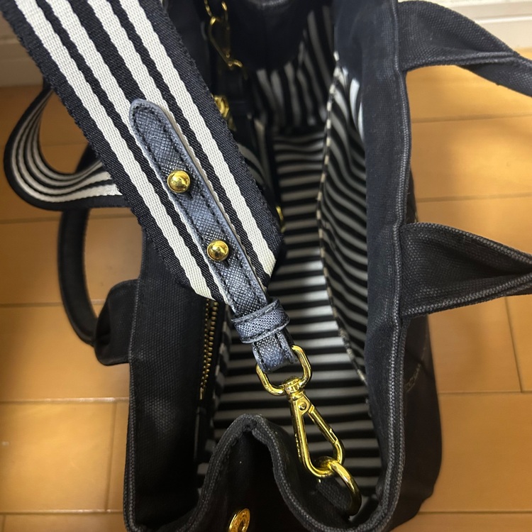 プラダ  （ブランドバッグ）の商品画像 - 査定依頼日：2025年9月25日 - 最高査定価格：52,000円