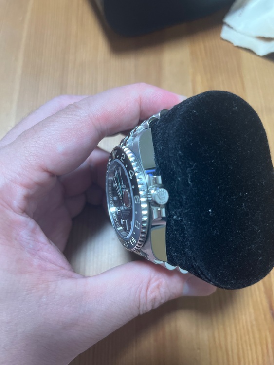 ロレックス GMTマスター 126710GRNr（高級時計）の商品画像 - 査定依頼日：2025年6月24日 - 最高査定価格：2,700,000円