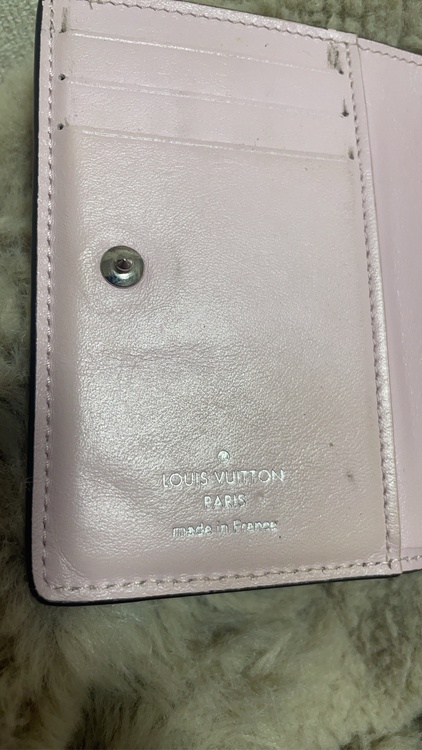 M81434（ブランド財布・小物）の商品画像 - 査定依頼日：2026年8月6日 - 最高査定価格：15,000円