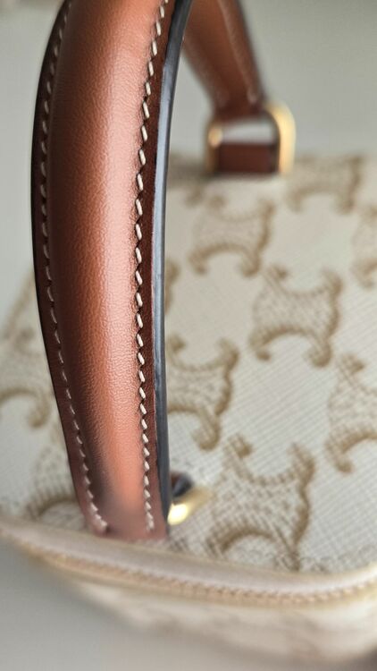 セリーヌ  （ブランドバッグ）の商品画像 - 査定依頼日：2025年10月28日 - 最高査定価格：100,000円