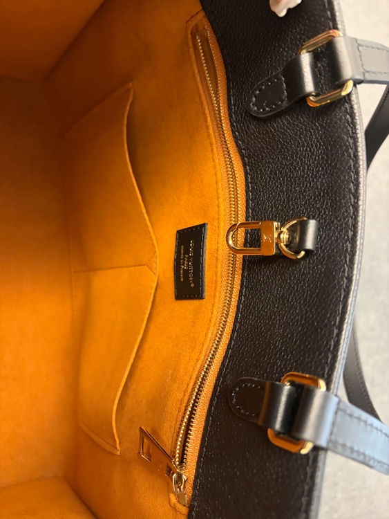 ルイヴィトン ルイヴィトン(その他) （ブランドバッグ）の商品画像 - 査定依頼日：2026年2月27日 - 最高査定価格：300,000円