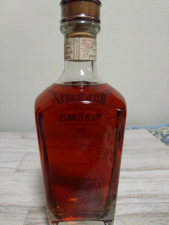 ワイルドターキー 17年 マスターズキープ（お酒）の商品画像 - 査定依頼日：2025年10月19日 - 最高査定価格：34,000円