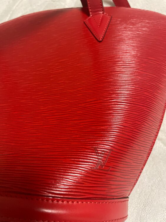 エピ　（ブランドバッグ）の商品画像 - 査定依頼日：2025年4月16日 - 最高査定価格：30,000円