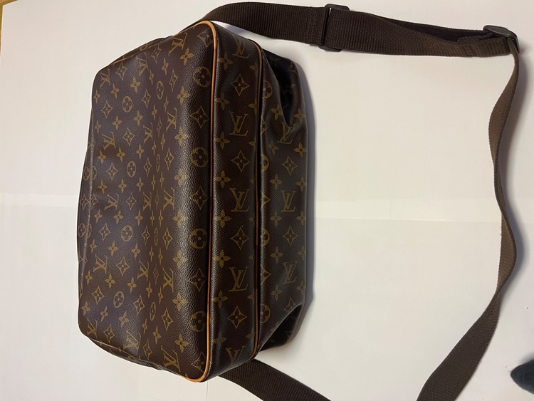 ショルダーバッグ（ブランドバッグ）の商品画像 - 査定依頼日：2026年3月25日 - 最高査定価格：60,000円