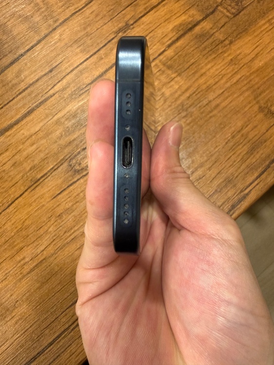 iPhone iPhone 15 Pro 256GB SIMフリー（スマホ）の商品画像 - 査定依頼日：2026年8月17日 - 最高査定価格：81,000円