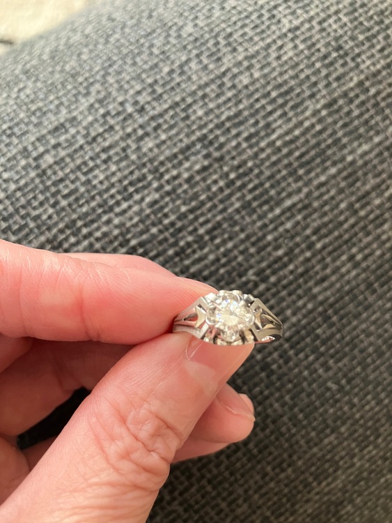 婚約指輪（金・貴金属）の商品画像 - 査定依頼日：2025年9月25日 - 最高査定価格：120,000円