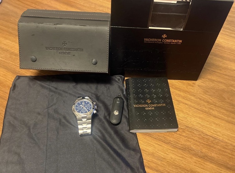 ヴァシュロン コンスタンタン オーヴァーシーズ （高級時計）の商品画像 - 査定依頼日：2026年2月19日 - 最高査定価格：3,000,000円