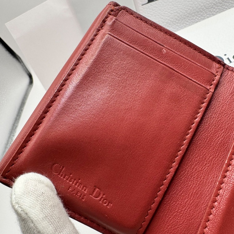 Dior Lady Wallet ピンク（ブランド財布・小物）の商品画像 - 査定依頼日：2025年6月28日 - 最高査定価格：20,000円