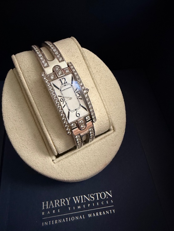 ハリーウィンストン その他 アベニューフルダイヤばんぐり（高級時計）の商品画像 - 査定依頼日：2025年11月12日 - 最高査定価格：1,750,000円