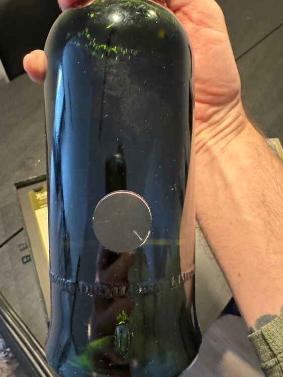 ウイスキー アードベッグ （お酒）の商品画像 - 査定依頼日：2025年3月18日 - 最高査定価格：336,000円