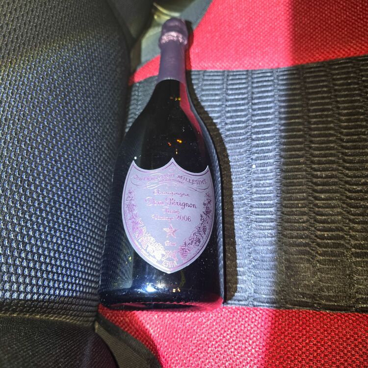 ドン・ペリニヨン ロゼ（お酒）の商品画像 - 査定依頼日：2025年6月27日 - 最高査定価格：34,000円