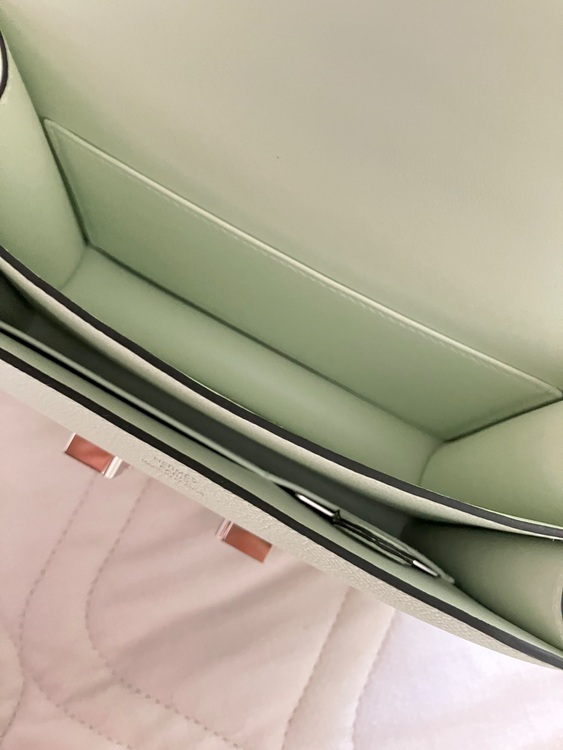 コンスタンスミニ　ヴェールフィズ　ラッカー金具　W刻印（ブランドバッグ）の商品画像 - 査定依頼日：2025年7月21日 - 最高査定価格：1,500,000円