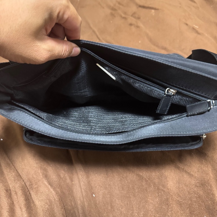 プラダ  （ブランドバッグ）の商品画像 - 査定依頼日：2025年6月11日 - 最高査定価格：50,000円