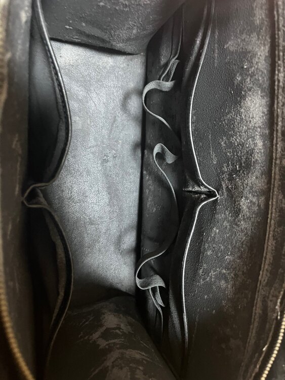 ルイヴィトン エピ （ブランドバッグ）の商品画像 - 査定依頼日：2025年3月28日 - 最高査定価格：10,000円