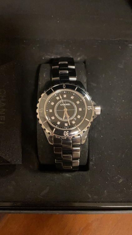 J12時計（高級時計）の商品画像 - 査定依頼日：2026年4月9日 - 最高査定価格：325,000円