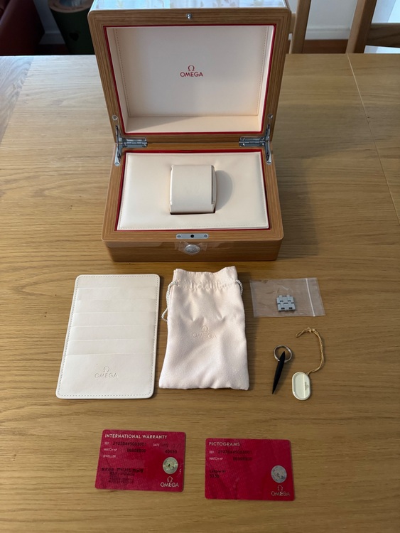 オメガ シーマスター 212.30.44.50.03.00（高級時計）の商品画像 - 査定依頼日：2025年8月27日 - 最高査定価格：500,000円