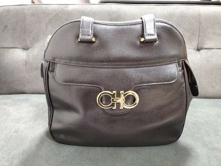 ショルダーバック（ブランドバッグ）の商品画像 - 査定依頼日：2025年3月25日 - 最高査定価格：10,000円