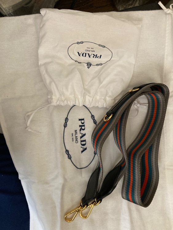 プラダ  （ブランドバッグ）の商品画像 - 査定依頼日：2025年12月20日 - 最高査定価格：140,000円