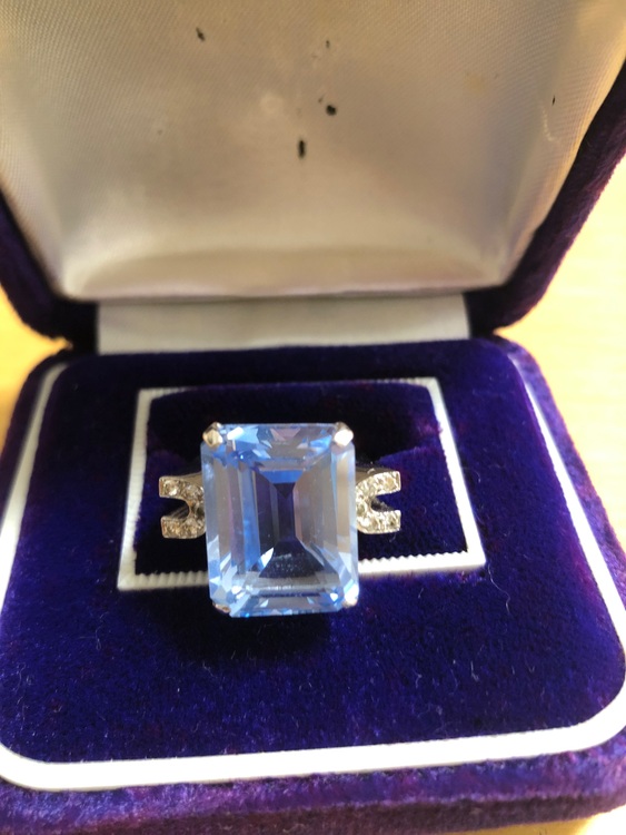 アクアマリン　指輪（宝石）の商品画像 - 査定依頼日：2025年7月22日 - 最高査定価格：99,999,999円