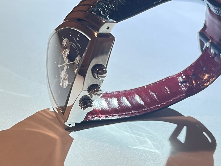 ハミルトンベンチュラクロノグラフ（高級時計）の商品画像 - 査定依頼日：2025年11月15日 - 最高査定価格：15,000円